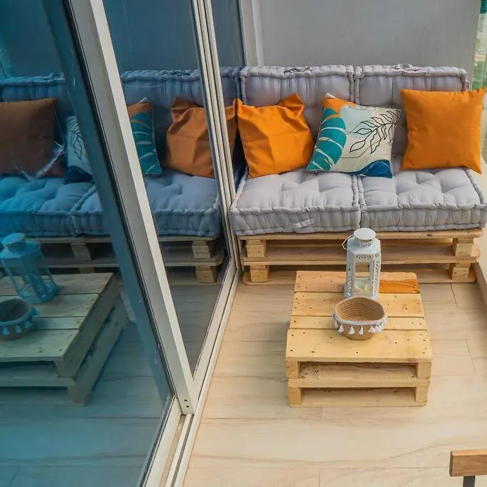 Astonishing Marina & Sea View Modern Apartment Dubai